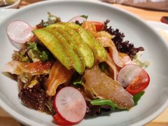 牛油果海鲜色拉-Tuna maki寿司(园区永旺店)
