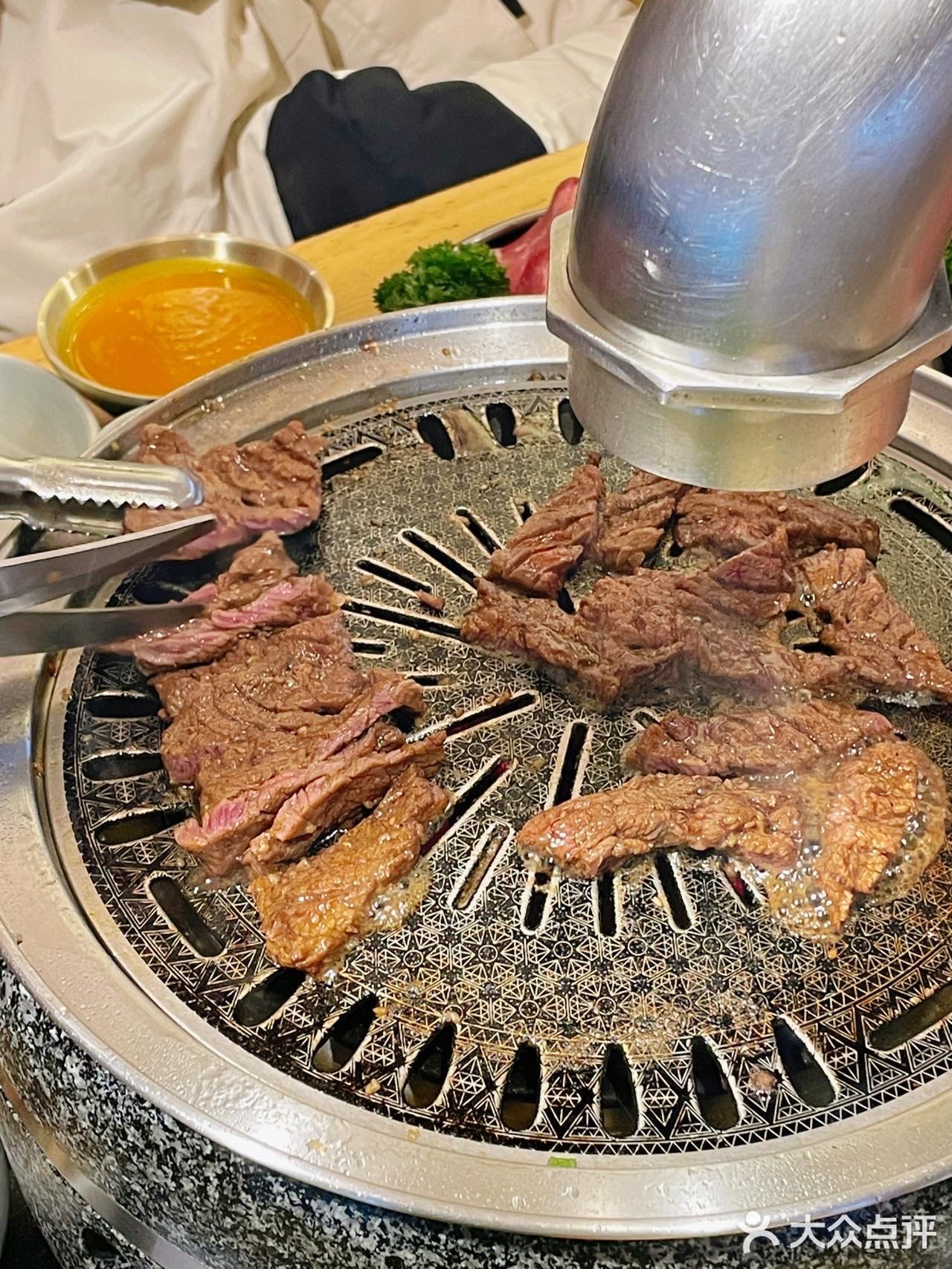 这个烤肉双人餐量好大我们仨人都没吃完……