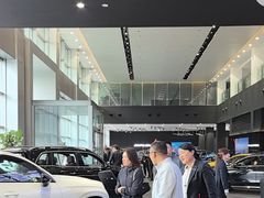 -奔驰上海利星(七宝店)