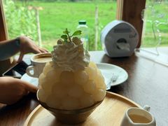 -Chom Cafe and Restaurant