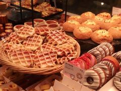 -巴黎贝甜(大宁国际商业广场店)