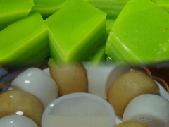 -三亚火车头万人海鲜广场