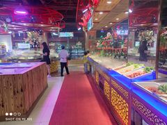 自助取餐区-嗨内嗨外自助火锅餐厅体验馆