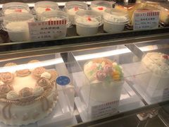 面包甜点陈列柜-红宝石·鲜奶小方(万航店)