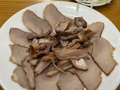 肚肉拼小盘-李连贵熏肉大饼(沈阳站店)