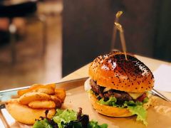 招牌牛肉汉堡-UPPER KITCHEN(延安路店)