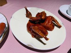 脆皮乳鸽-新荣记(南京西路店)