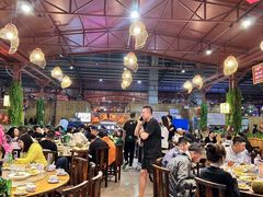 -三亚火车头万人海鲜广场