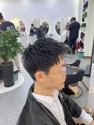 -MOVAN  HAIR莫凡匠人发型屋