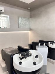 -Z.X HAIR SALON张新美业