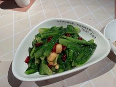 炝炒油麦菜-胡桃里音乐酒馆(罗湖HALO广场店)