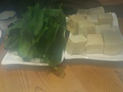 -咱屯子铁锅炖直营店(保利店)