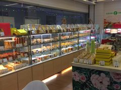 面包甜点陈列柜-花园饼屋·吐司蛋糕面包(星海店)