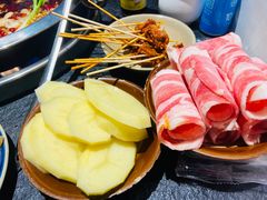 -四小区火锅·巷子里的重庆火锅(花照壁店)