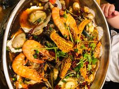 -老东镇啤酒屋海鲜加工·蒸汽海鲜·海鲜烧烤(台东店)