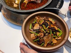 -阿瓦山寨·湘菜现炒·剁椒鱼头王(咸阳总店)