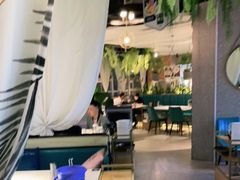 大堂-三个椰子·现砍椰子鸡(金源CBD店)