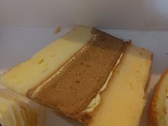 三色蛋糕-蜂蝶来饼店(拱北总店)