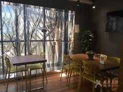 -新华里咖啡书吧(新华书店小寨店)