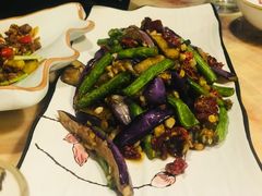 -钟掌勺忘不了地道湘菜(新天地假日广场店)