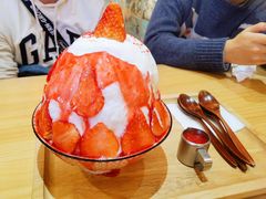 草莓生乳冰-怪物的冰与火(天虹商场中山路店)