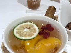 银耳桃桃-炖物24章·顺时轻养茶(杭州大厦店)