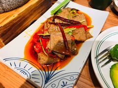 彝族手撕美人椒拌牛肉-云海肴·汽锅鸡·云南菜(广安门天虹店)
