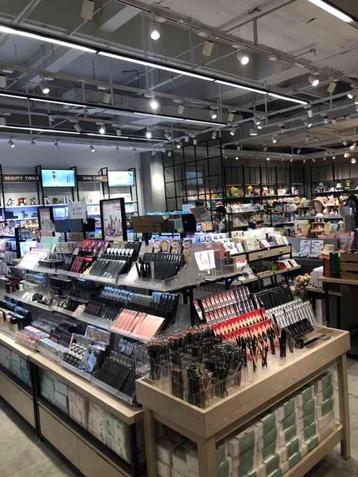 sanfu(万达广场店)-"到三福买一些小物还是很适合的,女儿也特别.