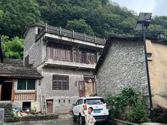 -高荡千年布依古寨旅游景区