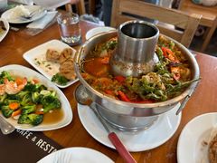 -Chom Cafe and Restaurant