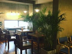 -HIGH FIVE哈福手工汉堡(桂林路店)