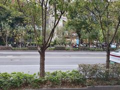 -瑞虹新天地月亮湾