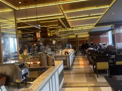 -大中华希尔顿酒店-念自助餐·嗨啤·小龙虾