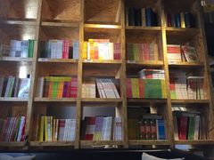 -新华里咖啡书吧(新华书店小寨店)