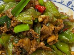 -三湘四水正宗湘菜(君峰路店)