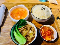 日式肥牛饭-木及咖啡