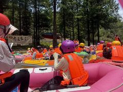 -安吉龙王山峡谷漂流
