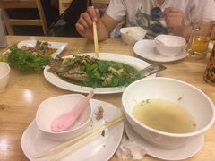 -J Daeng Seafood