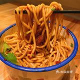 厦门这家老板超帅还会跳舞的店 又辣又够味！