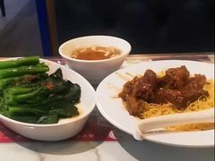 牛腩捞麵加油菜-深仔记正宗云吞面(尖沙咀店)