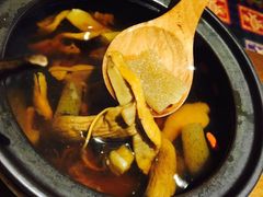 -云海肴·汽锅鸡·云南菜(天山百盛优客店)