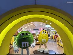 -m豆巧克力世界(上海世茂广场店)