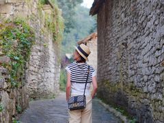 -高荡千年布依古寨旅游景区