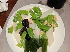 -东口码头·烧鸽子·鱼头泡饼·地方菜(金鹰悦城店)