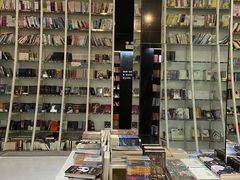 -钟书阁(松江泰晤士小镇店)