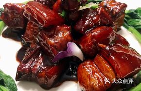 Braised Pork with Water Chestnuts