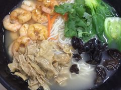 -两勺子一碗口水鸡拌面