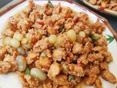 葡萄鸡丁-古月楼老菜馆