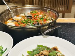 -鱼鲜饭香·招牌汽锅剁椒鱼头王