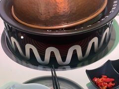 -洪氏嗨捞·广东猪肚鸡·椰子鸡火锅(西咸万象城店)